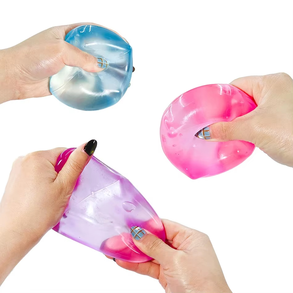Schylling Needoh Nice Cube Sen - Office Tech Gadgets のレビューと価格