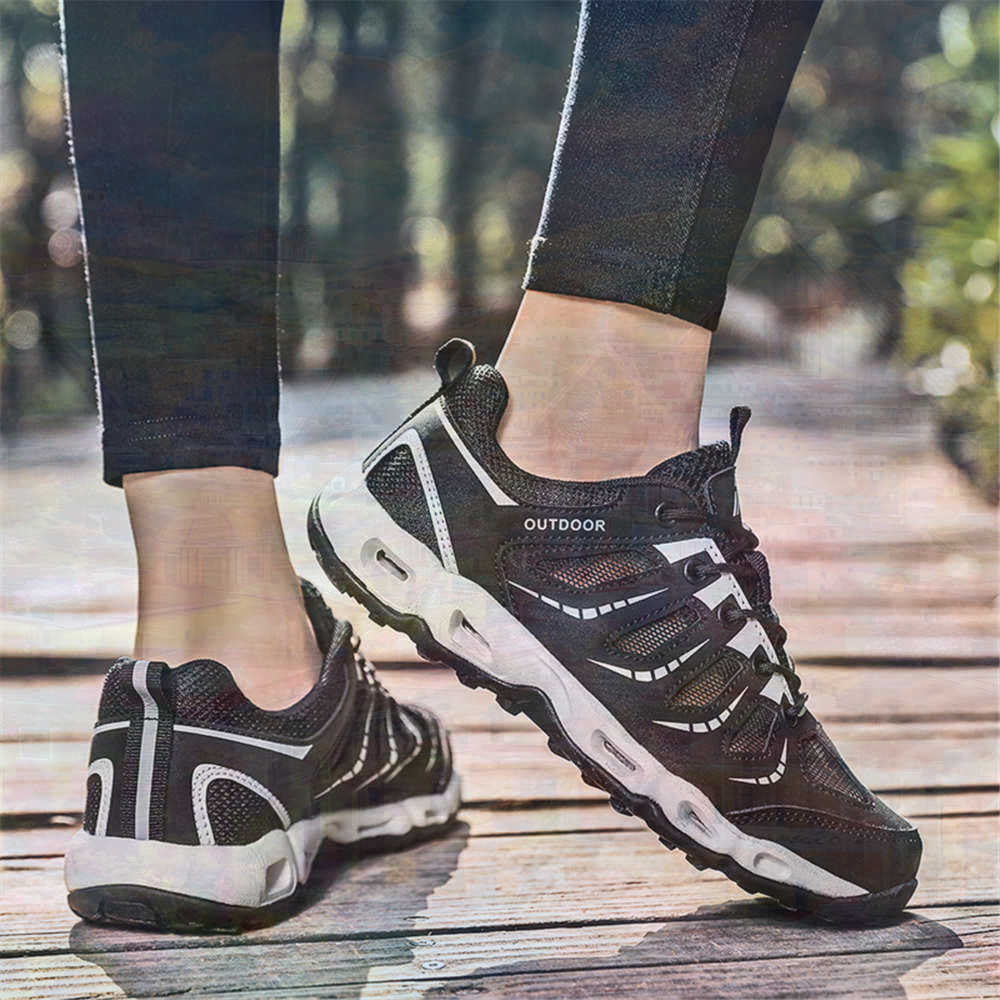 Sumer Round Tip Silver Sneaker - Office Tech For Home のレビューと価格