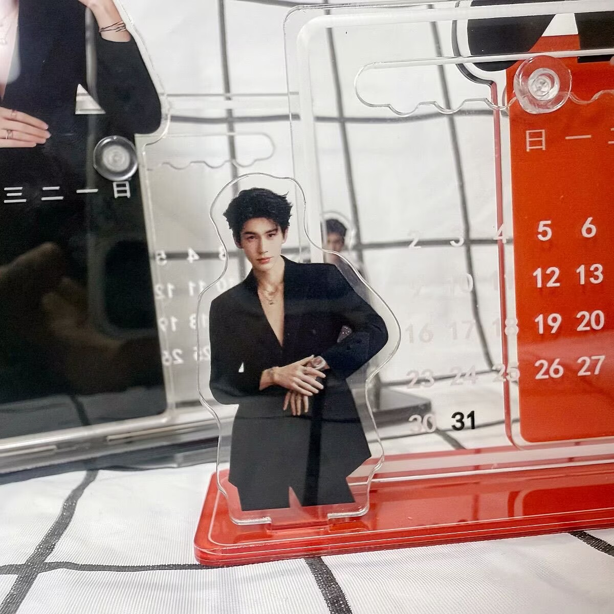 Zhang Linghe's 3D calendar orn - Office Tech Gadgets のレビューと価格