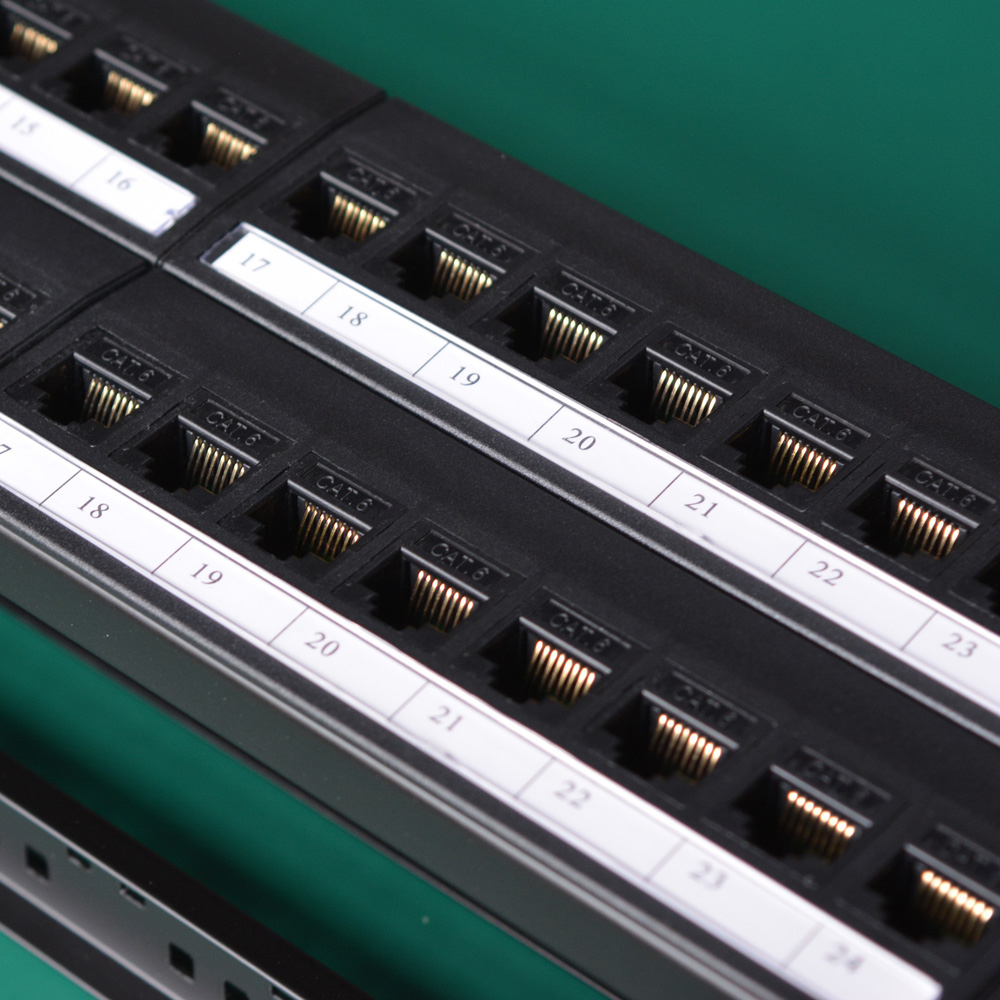 19in 2U Cabinet Pass-through 4 - Patch Panel Cat6 のレビューと価格